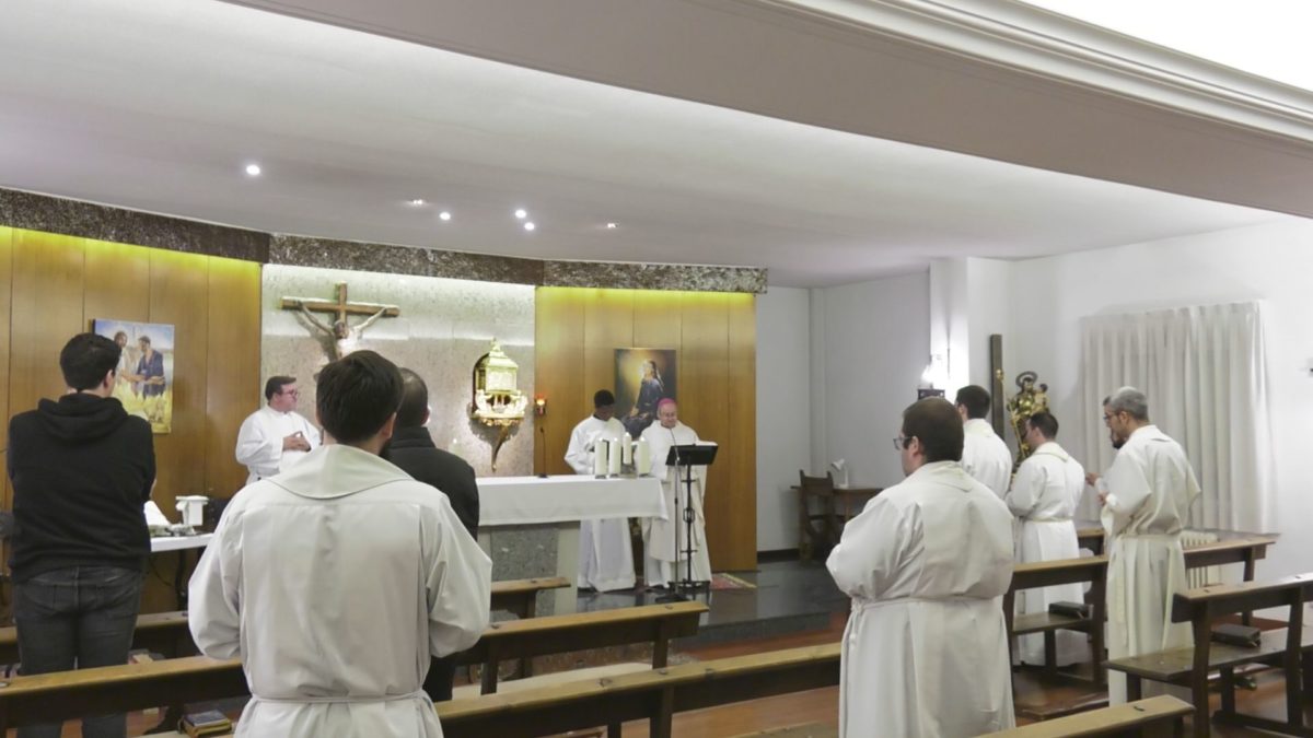 Don Francisco Cerro se reúne con los sacerdotes del convictorio