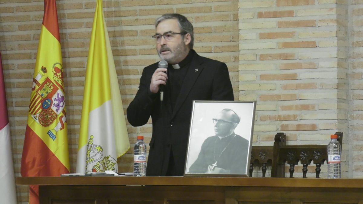 Urda recuerda a monseñor Antonio Dorado