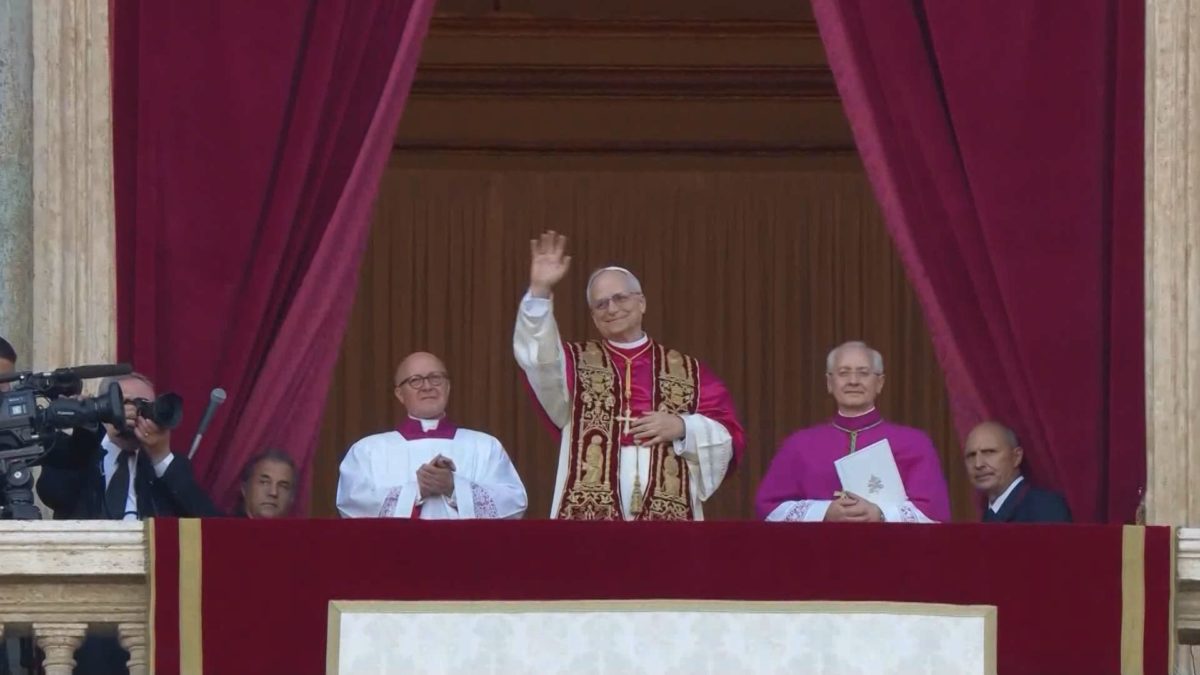 El cardenal Prevost visitó Oropesa en 2002 como superior de los Agustinos