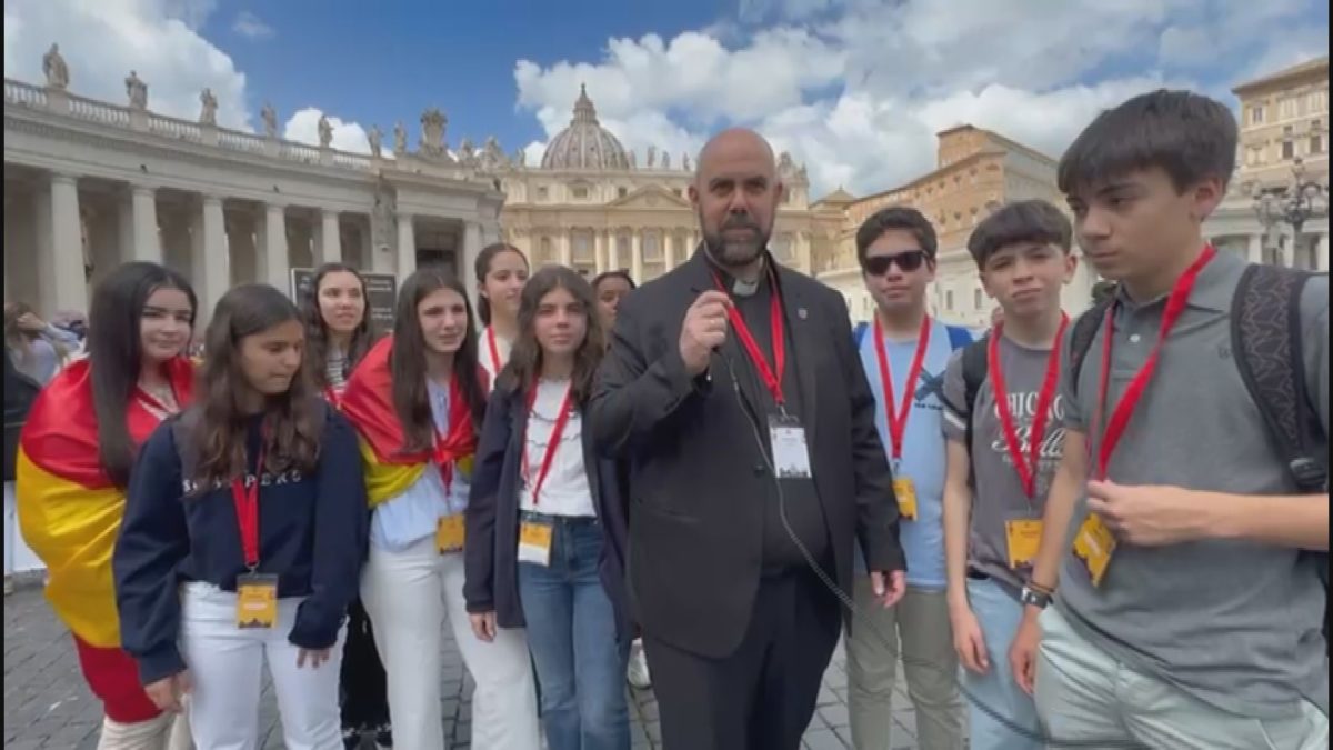 El colegio Nuestra Señora de los Infantes, en la capilla ardiente del papa Francisco