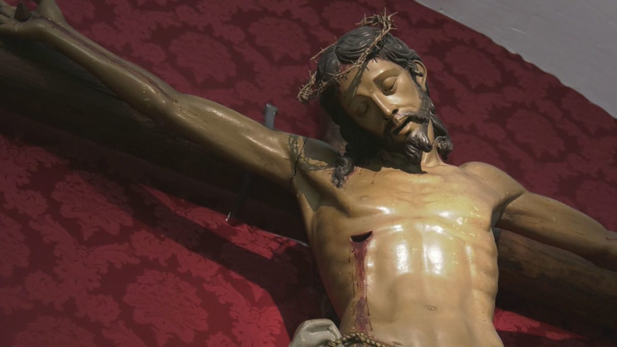 El encuentro de una madre con un hijo: el Cristo de Palafox