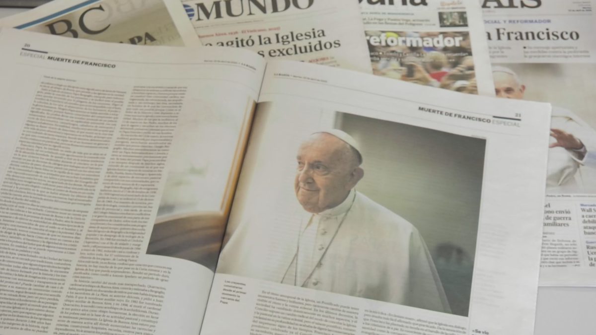La muerte del papa Francisco: portadas y viñetas gráficas