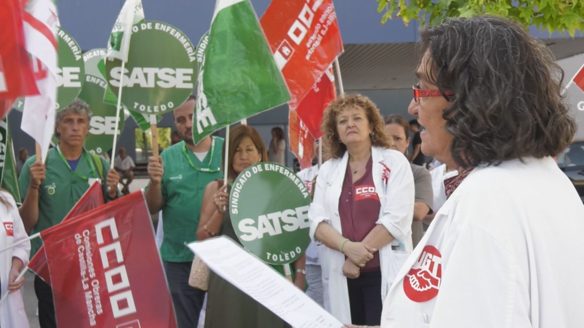 El personal sanitario protesta contra el bloqueo del Estatuto Marco