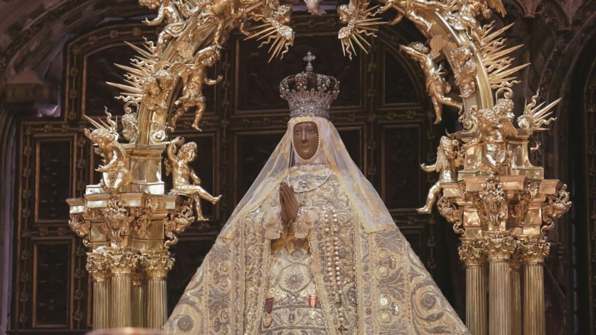 La Virgen del Sagrario salió a las calles de Toledo en el centenario de su coronación canónica
